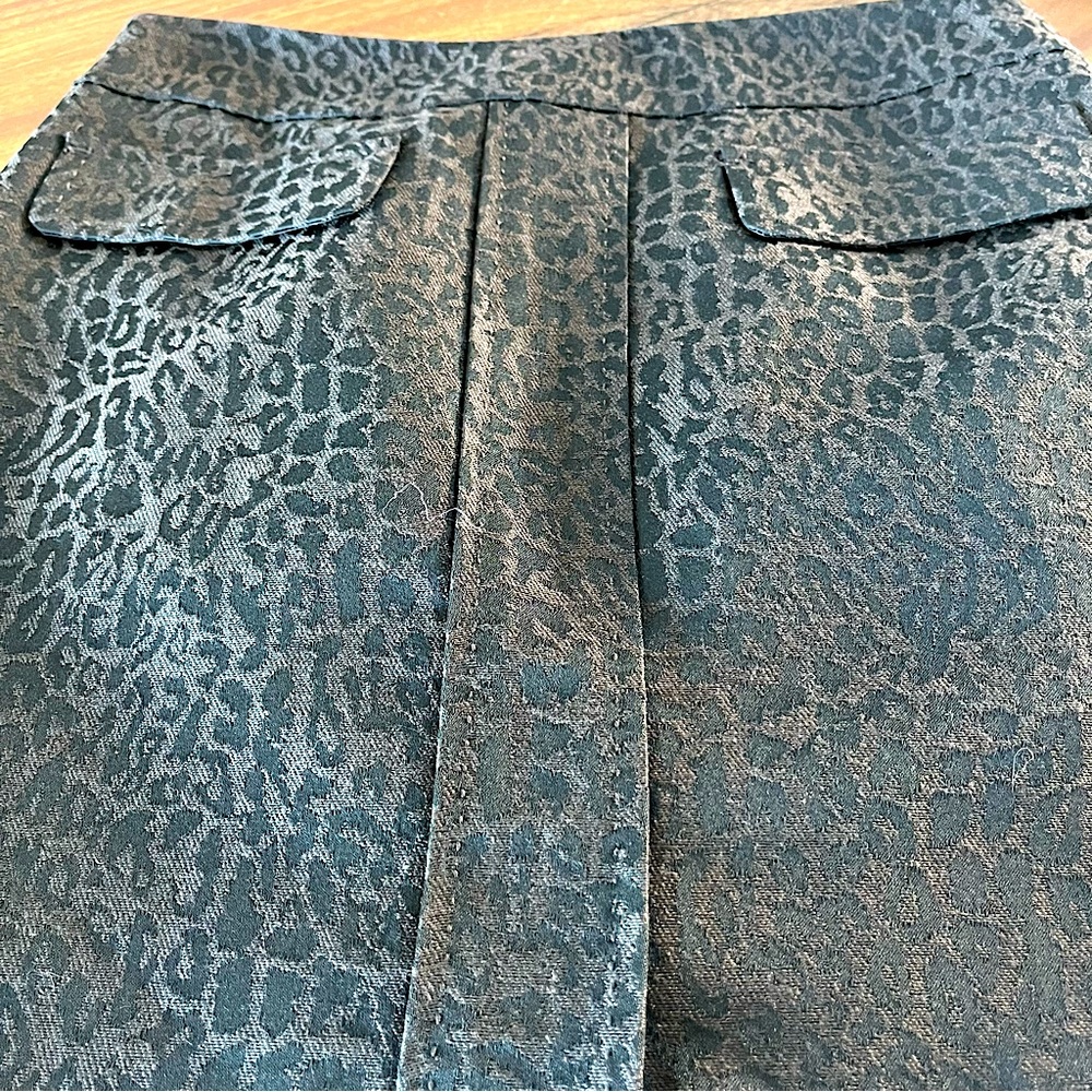 Ann Taylor Animal Print Pencil Skirt Black Brown Size 2 Sophisticated Office